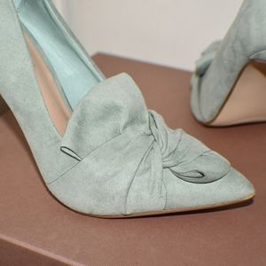 Shoedazzle Mint pumps classy